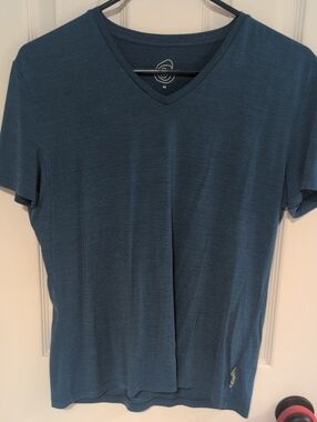 Nui Organics Women's V-Neck Short Sleeve Tee in Teal
